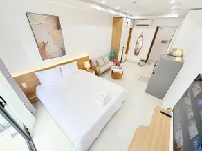 l 603 Suites l Sky-high & modern studio w Balcony - Image 4