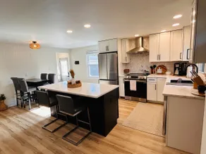 Lancaster Creekside Getaway - Image 2