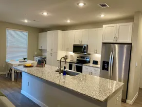 3-BR Secure near Sugarland pool/Gym king C - Image 3
