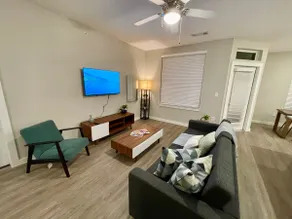 3-BR Secure near Sugarland pool/Gym king C - Image 2