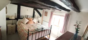 Old town house close to the market square - Image 5