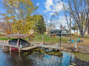 Riverside! PrivateDock|Hot Tub|WaterToys|Firepit! - Image 2