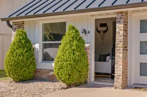 Boutique Loft in Austin, WiFi, Parking, Pets - Image 2