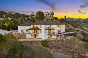 Sleeps 24 •Epic Views •HotTub •Theater •Games Room - Image 4