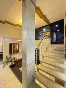 E7 Apartment - Image 2