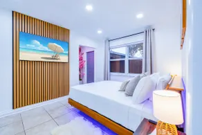 Cozy Studio- Tesla Included - 13 Min to Stadium - Image 3