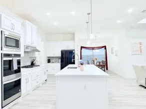 Stone Oak Luxury | Private Elevator | Step-Free - Image 3