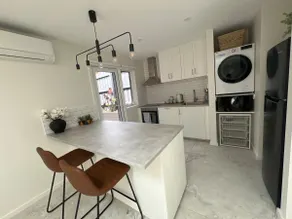 Ricks Reno WiFi and Netflix - Image 3