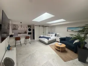 Ricks Reno WiFi and Netflix - Image 2