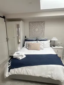 Ricks Reno WiFi and Netflix - Image 5