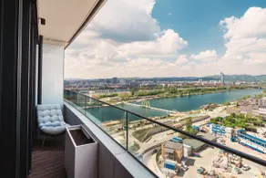 Above Danube - Luxury Apartment - Image 3