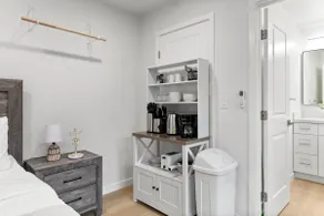 Jane's Home (LW) | Private Guest Suite w Bath+HVAC - Image 4