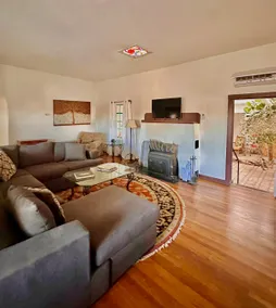 3 bed 2 bath Hacienda near Downtown and NMSU. - Image 2