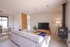 Single-family house with garden on the beach - Image 2