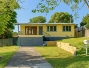 Quiet Two-Bed Home with Parking in Ferny Hills - Image 5