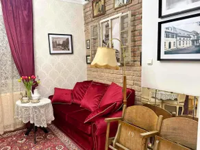 Vintage-style apartment with a history and a garden - Image 4