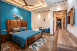 “Tranquil Home near Metro - Image 2