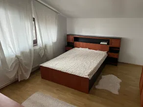 House living room and 4 bedrooms - Image 4