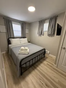 *Snug & Simple* - Your Cozy, Tiny Getaway - Image 3