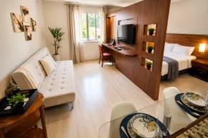 Suite with Great Location with 24-hour Reception - Image 2