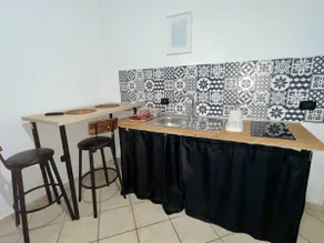 Studio apartment with private terrace in the center of Capua - Image 5