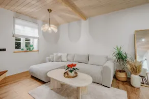 Charming Old Town Cottage · Pets Welcome - Image 3