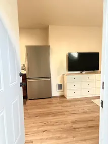 Cozy, private apartment - Image 4