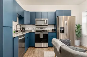 Stylish Home Base in Columbus! - Image 3