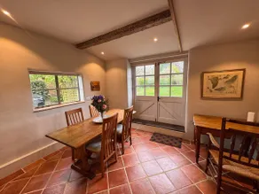 Period Village Cotswold Cottage near Cotswold Way - Image 3