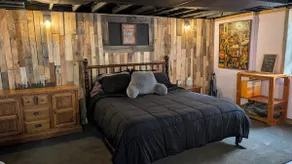 Cozy Cottage 676 Suite: Natural, Fireplace KingBed - Image 3