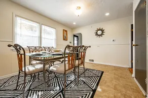 Modern 3BR Home Minutes from Campus & Restaurants - Image 5