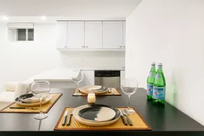 Cozy Apartment in Markham - Image 2