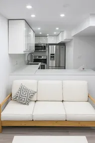 Cozy Apartment in Markham - Image 3