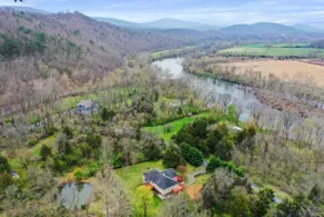”TreeHouse” | Hot Tub | River Access | 20m to SNP - Image 3