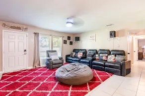 Ultimatives Familienrefugium mit Pool, Theater & Spielen - Image 5