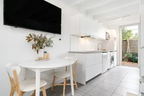 Back Beach Sorrento | Bright & Airy Loft Apartment - Image 2