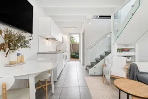 Back Beach Sorrento | Bright & Airy Loft Apartment - Image 3