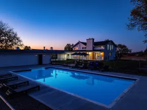 8BR Oasis w/ Pool, Hot Tub & Tennis/Pickleball Ct - Image 3