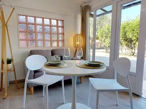 Charming quiet 2-room apartment in a tree-lined house. - Image 2