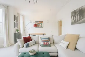 The Pontcanna Emerald | Free Parking | 3 Beds - Image 2