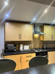Lovely 2-bed flat, ideal for races, football, city - Image 3