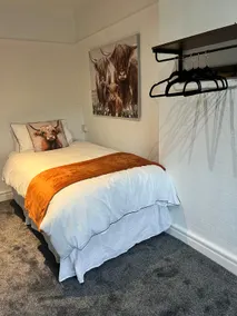 Lovely 2-bed flat, ideal for races, football, city - Image 5