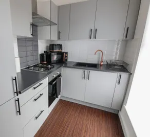 Luxury, Family Friendly 8 guest Flat close to MCR. - Image 2