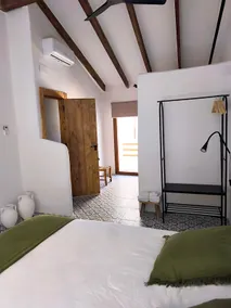 Boutique house · Ideal for couples or small groups - Image 5