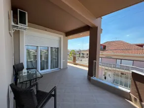 Apartment with garden and comfortable parking - Image 2