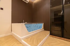 Jacuzzi Apt | Boulevard View | Hittin | Self Entry - Image 4