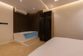 Jacuzzi Apt | Boulevard View | Hittin | Self Entry - Image 3
