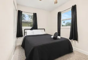 Spacious 3BR Retreat • Near Lake Hollingsworth - Image 5