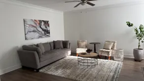 Comfortable 4 bedroom, 2.5 bathroom house in Lawrenceville - Image 2