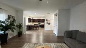 Comfortable 4 bedroom, 2.5 bathroom house in Lawrenceville - Image 3